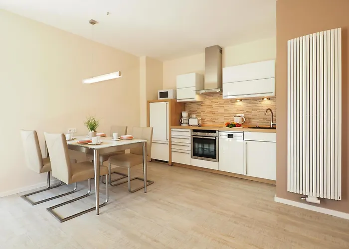 Apartment Brise Stadtvilla Blumenhof App 02 *